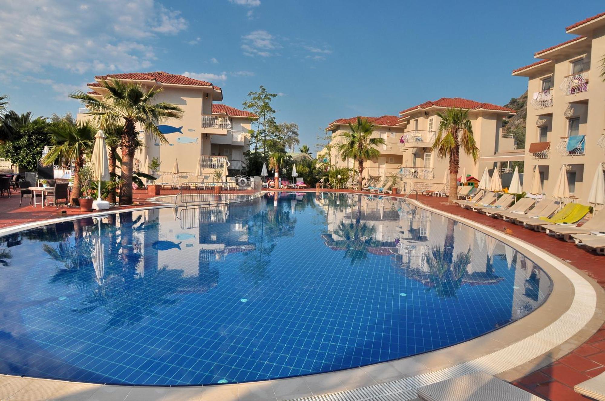 The Blue Lagoon Deluxe Hotel Ölüdeniz Esterno foto