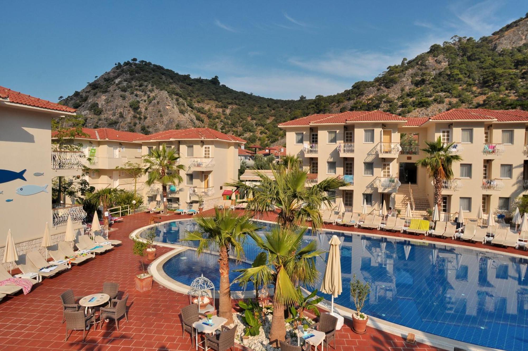 The Blue Lagoon Deluxe Hotel Ölüdeniz Esterno foto