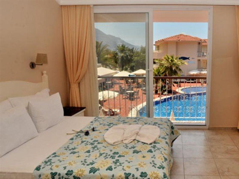 The Blue Lagoon Deluxe Hotel Ölüdeniz Esterno foto